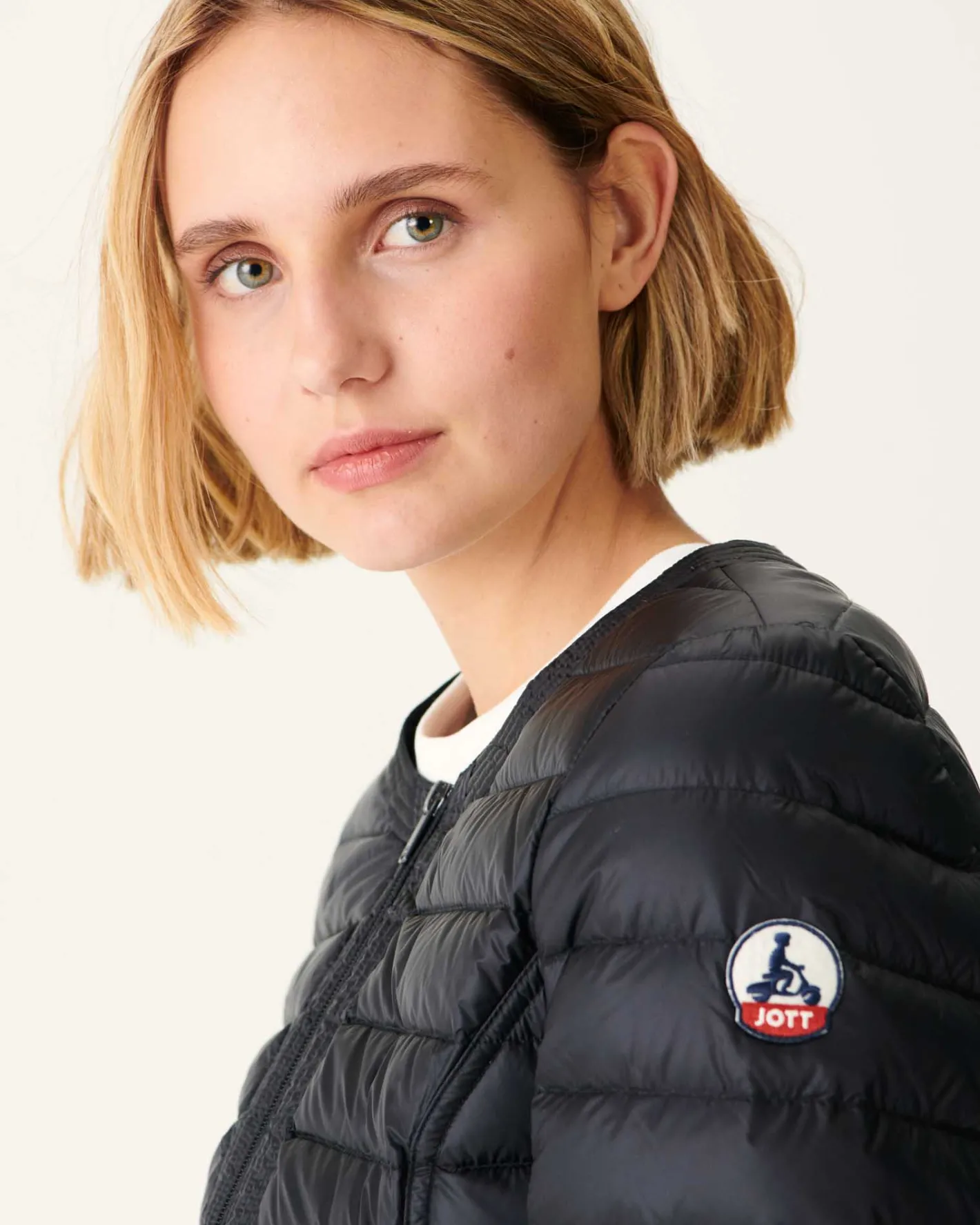Onze Lichtgewicht Jassen-JOTT Doudoune Legere Noir Douda 999 Black